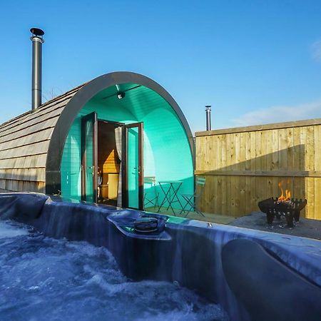 Hotel Deluxe Glamping Pod With Hot Tub Frodsham Exterior foto