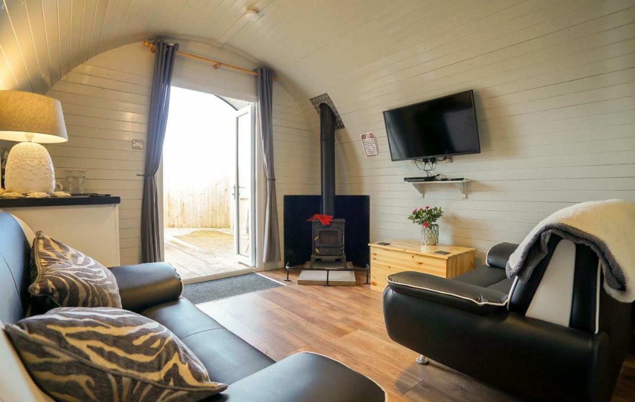 Hotel Deluxe Glamping Pod With Hot Tub Frodsham Exterior foto