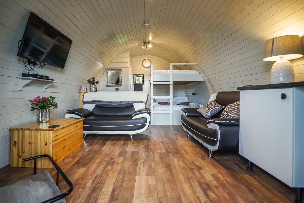 Hotel Deluxe Glamping Pod With Hot Tub Frodsham Exterior foto