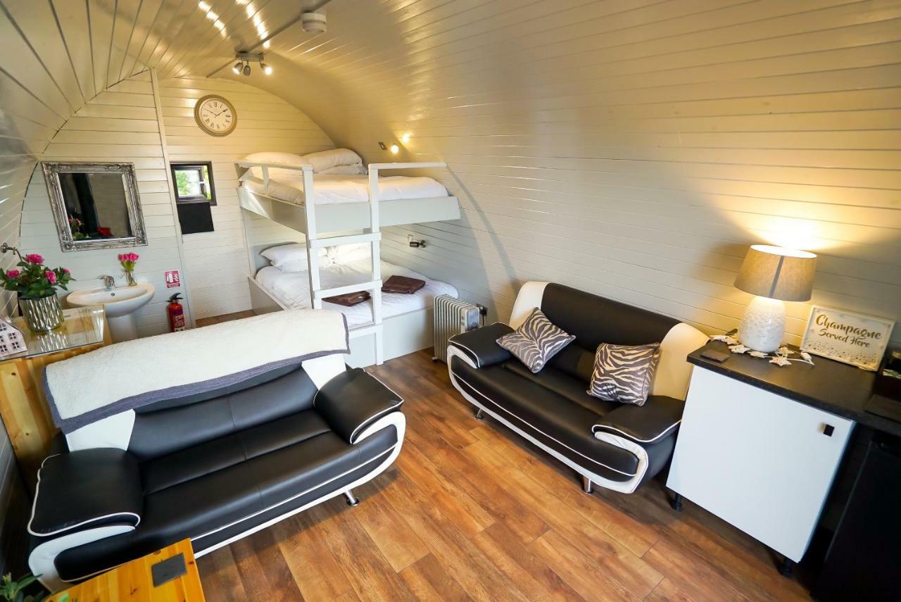 Hotel Deluxe Glamping Pod With Hot Tub Frodsham Exterior foto